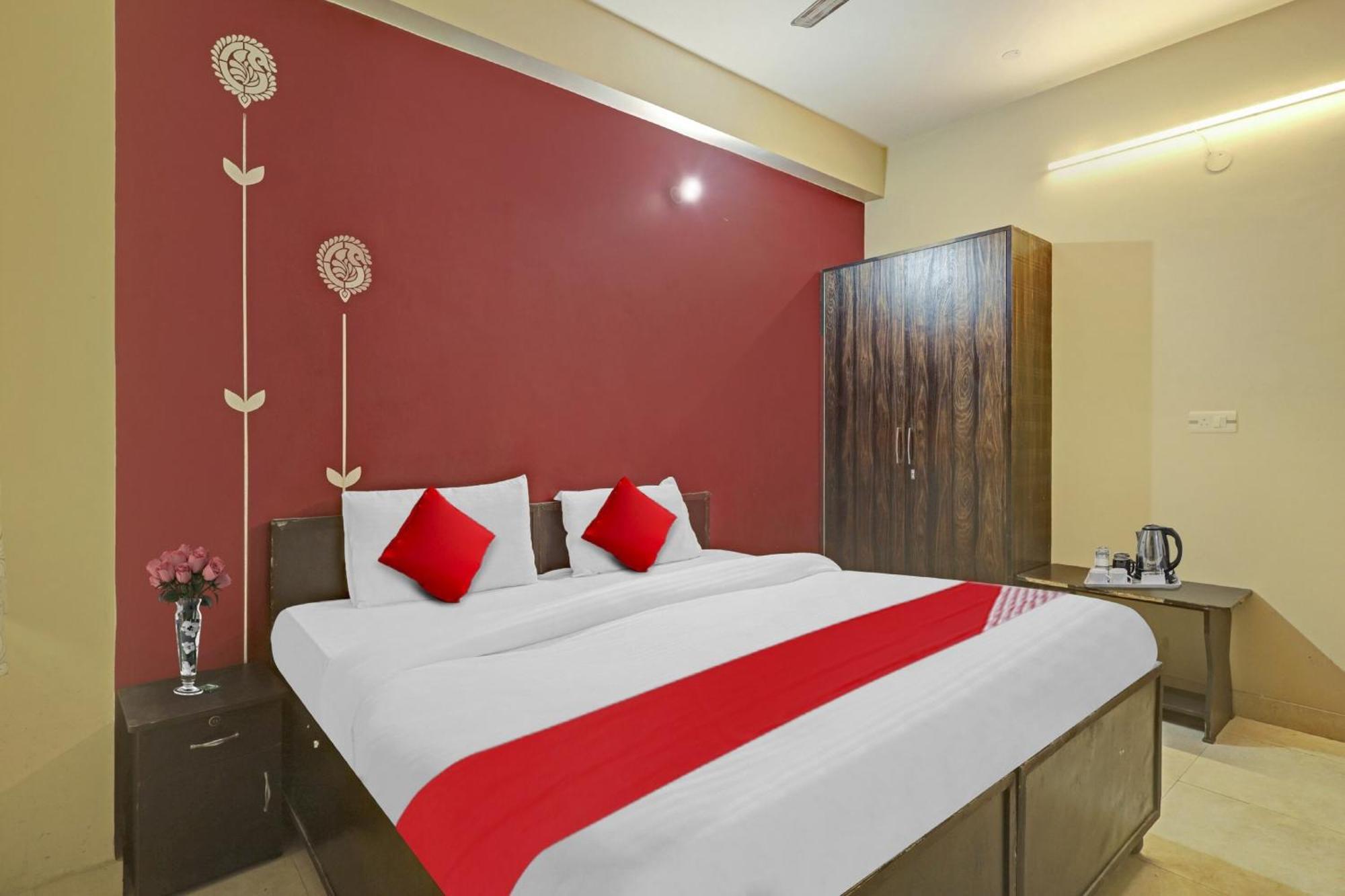 Hotel O A.K Palace New Delhi Exterior photo