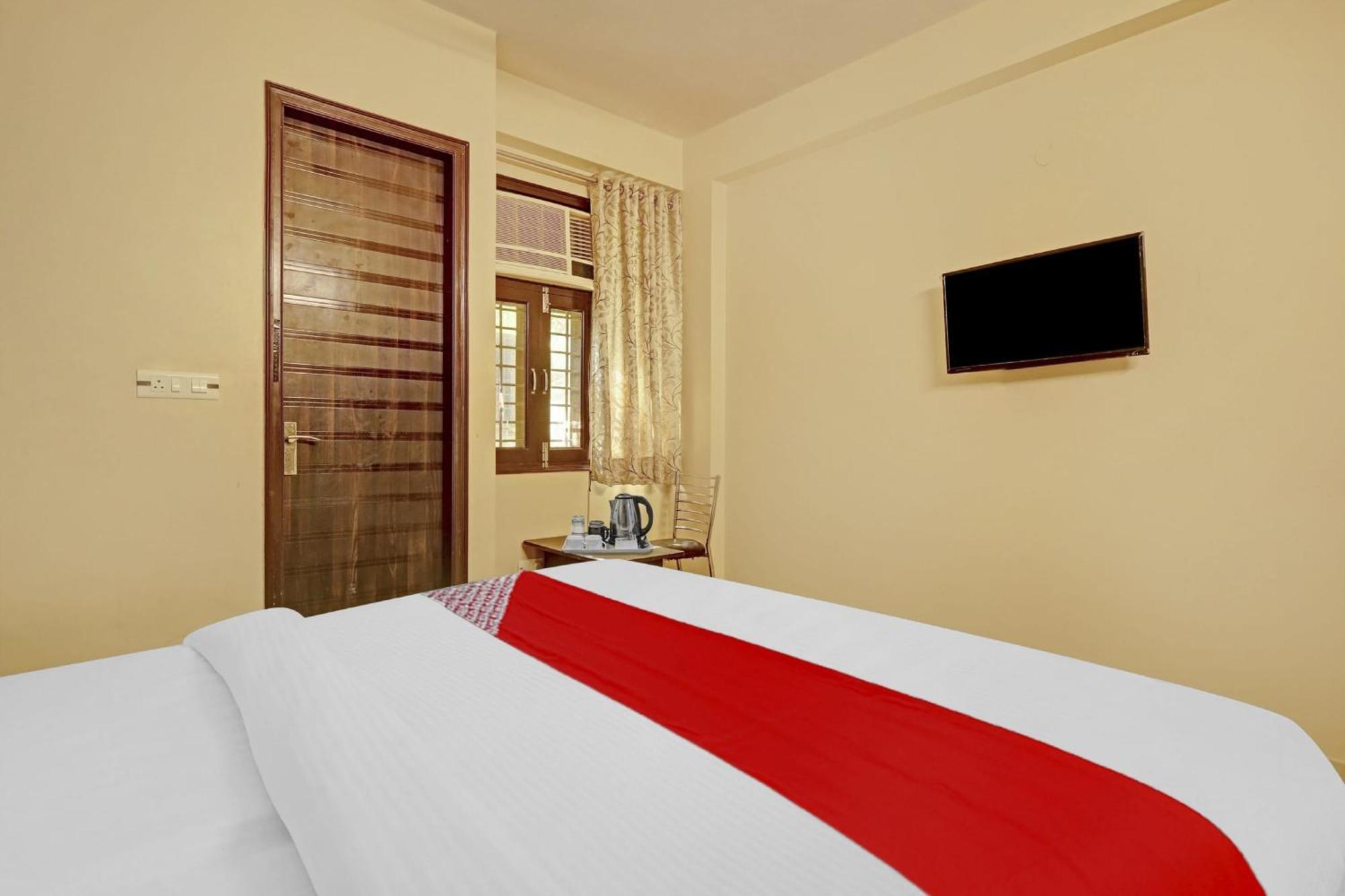 Hotel O A.K Palace New Delhi Exterior photo